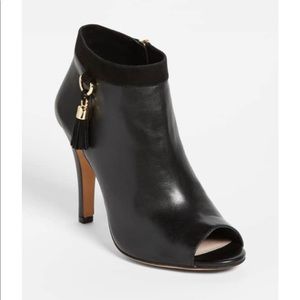 Vince Camuto Kevia Bootie SZ10